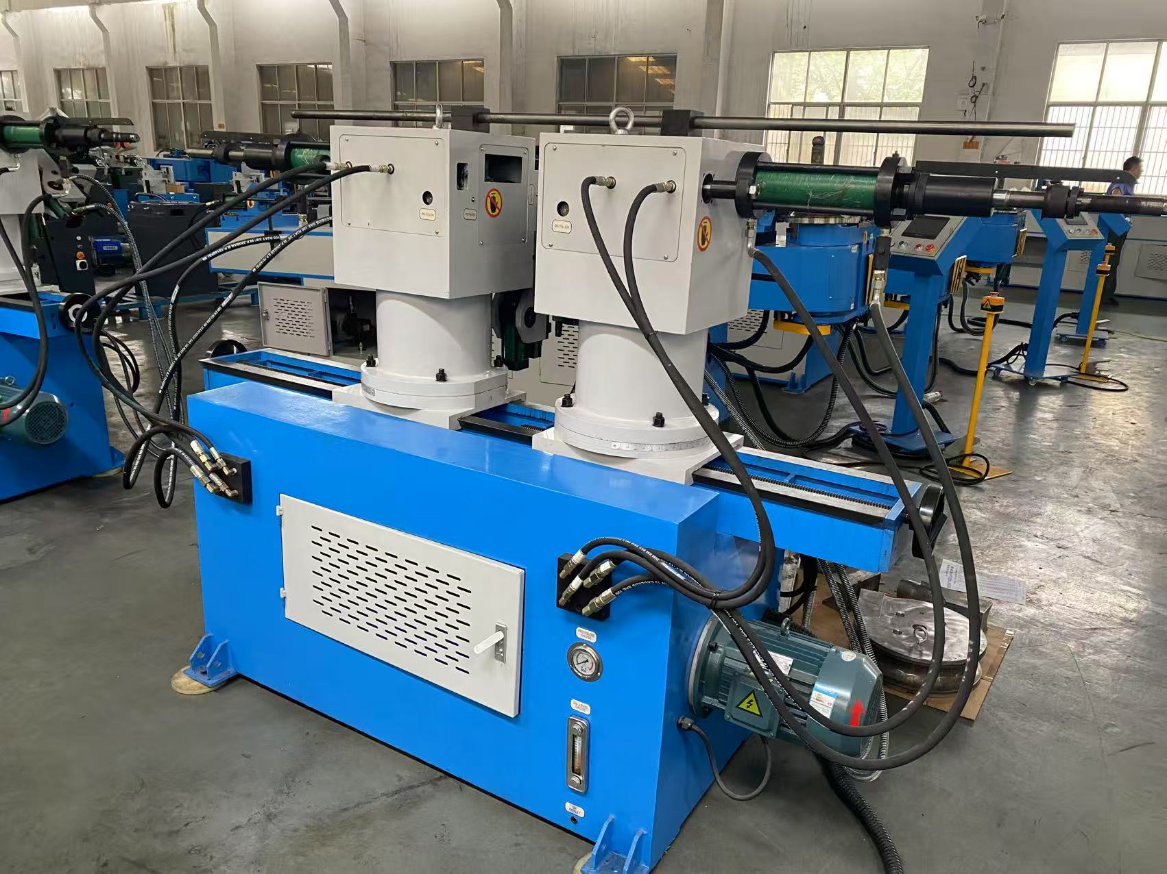 सीएनसी ऑटो डबल हेड बेंडिंग मशीन 42बी